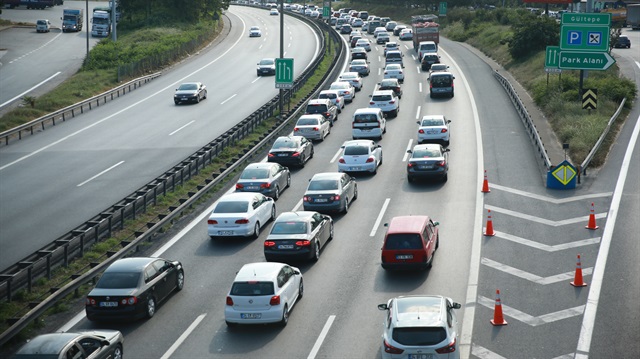 Kurban Bayramı dönüşü trafik yoğunluğu başladı