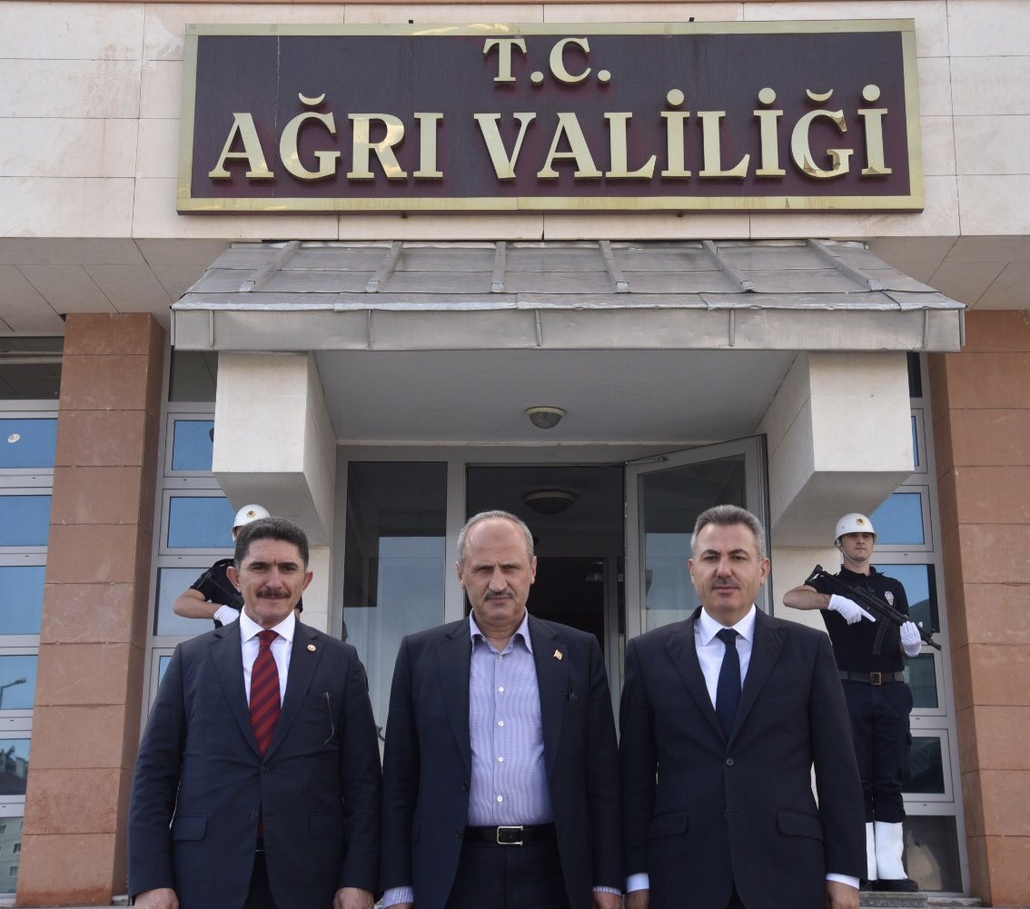 Ulaştıma Ve Altyapı Bakanı Turhan Ağrı Valiliğini Ziyaret Etti