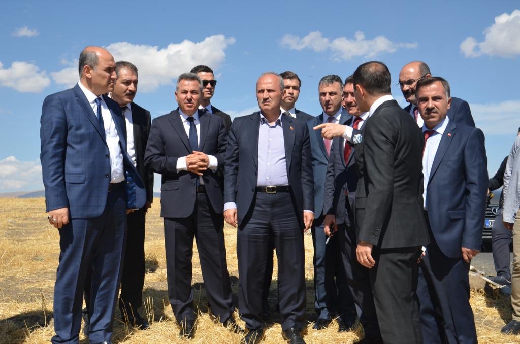 Ulaştırma Bakanı Turhan, Hamur -Tutak Karayolunda İncelemelerde Bulundu