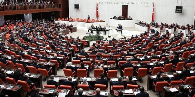 Kadınlar 38, Erkekler 43 Yaşında Emekli Olabilecek