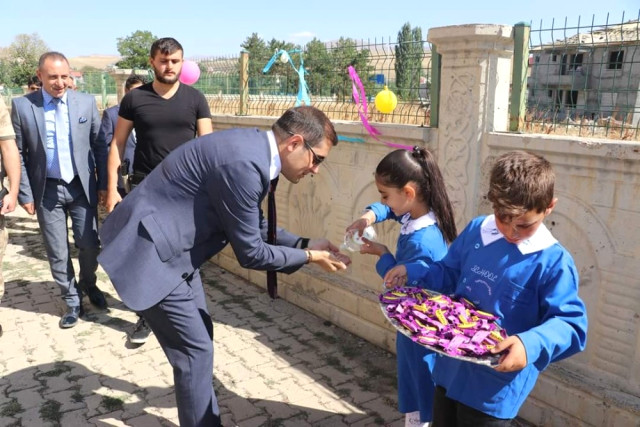 Ağrı-Tutak’da İlköğretim Haftası Kutlamaları Renkli Geçti