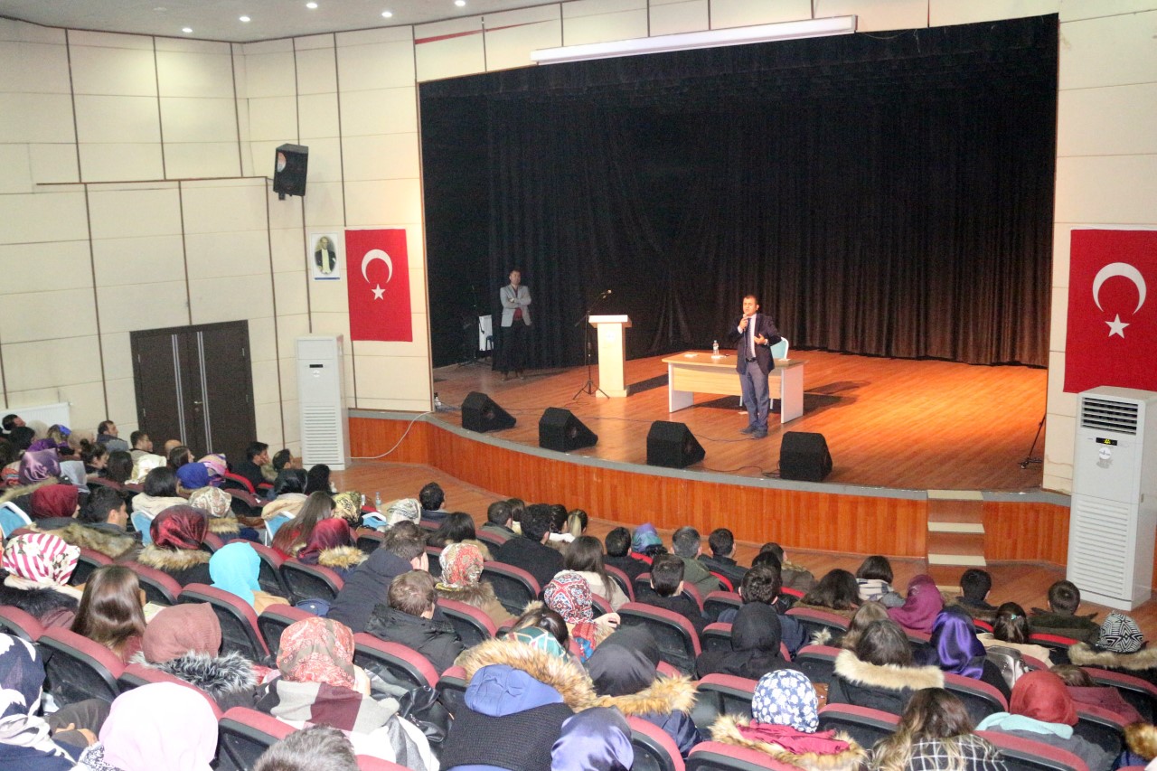 AĞRI’DA “2023 YILI TÜRKİYE EĞİTİM VİZYON BELGESİ” KONFERANSI