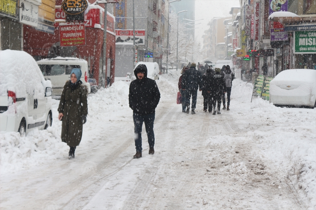 Ağrı’da Olumsuz Hava Nedeniyle Valilik Bir Açıklama Yaptı