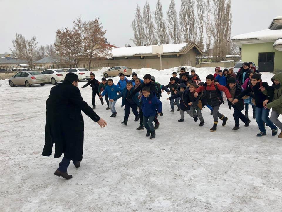 Bu Tablo Göz Yaşartır!