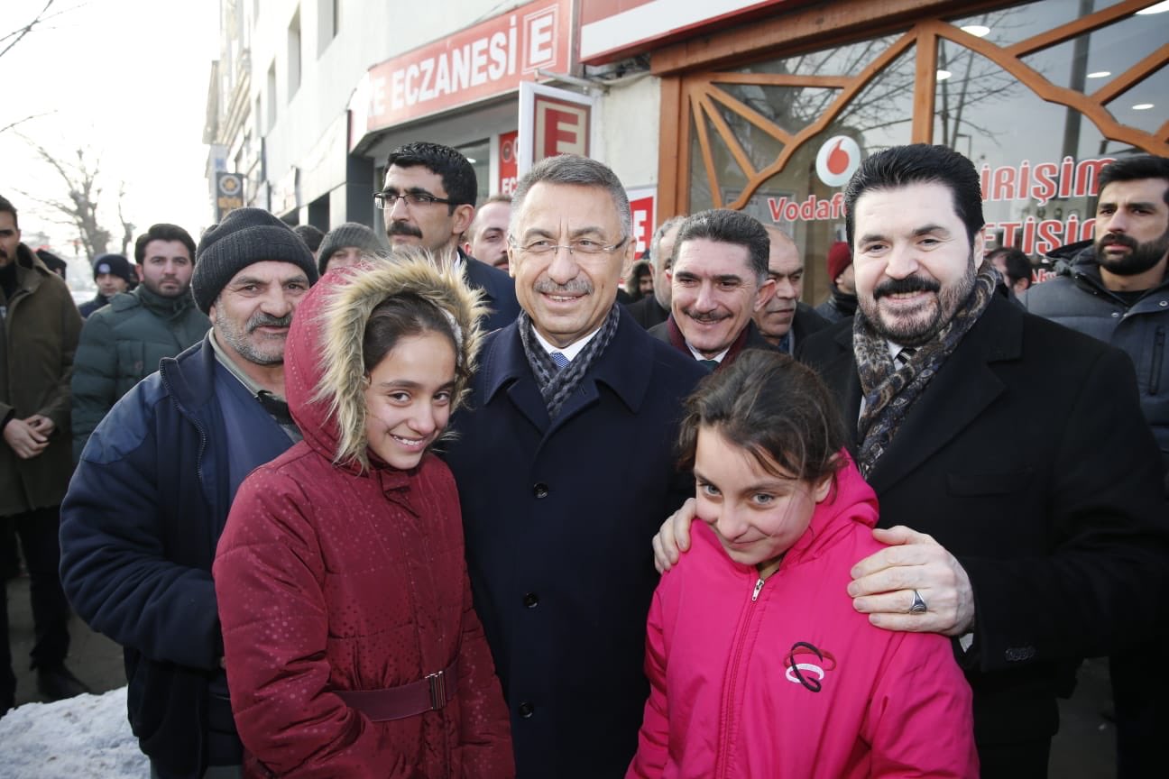 Cumhurbaşkanı Yardımcısı  Oktay Ağrı’da  100. Yıl Mahallesi Sakinleriyle Buluştu