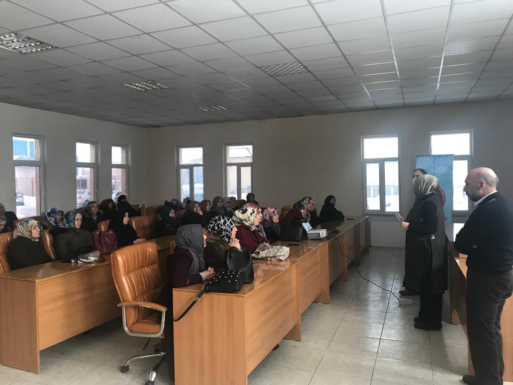 Ağrı Belediyesinden Kadınlara yönelik Kooperatifçilik Semineri