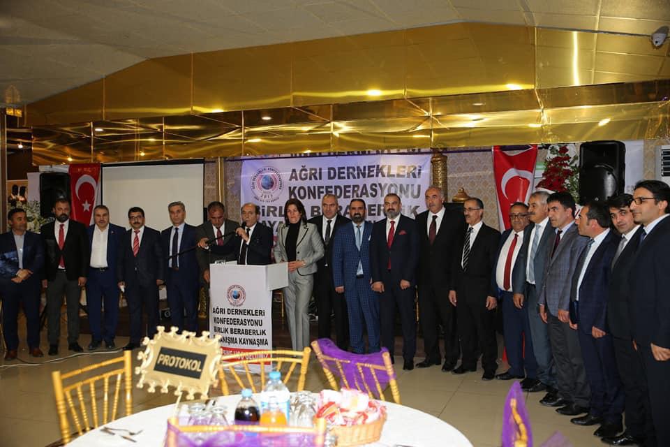 Ağrı Dernekleri Konfederasyonunun, Ağrı’nın Kurtuluş Yıldönümü Kutlamasında Gövde Gösterisi!