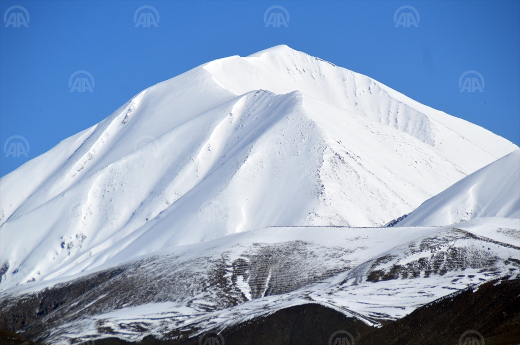 Ağrı’ya Bahar Karı