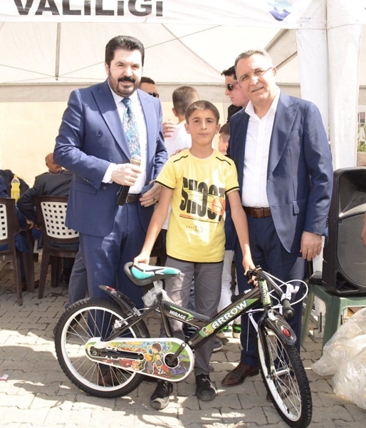 Başkan Sayan, ” Ağrılı Çocukların Hayalleri Gerçek Oluyor”Bisiklet Yarışı Devam Ediyor!