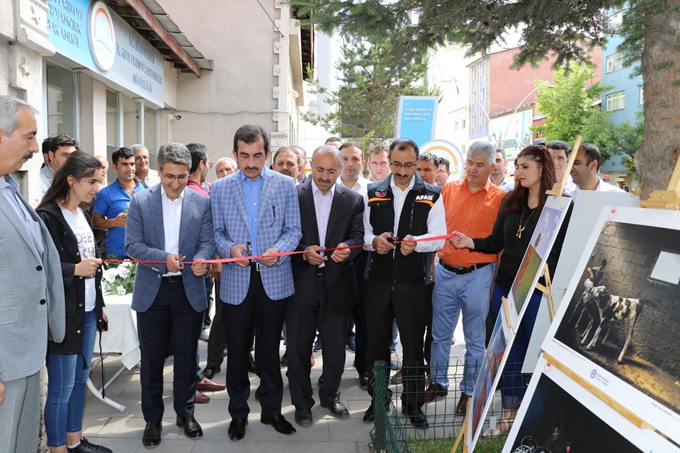 Ağrı’da ”10.Tarım ve İnsan Ulusal Fotoğraf Yarışması Sergisi” Ziyaretçilerini Bekliyor