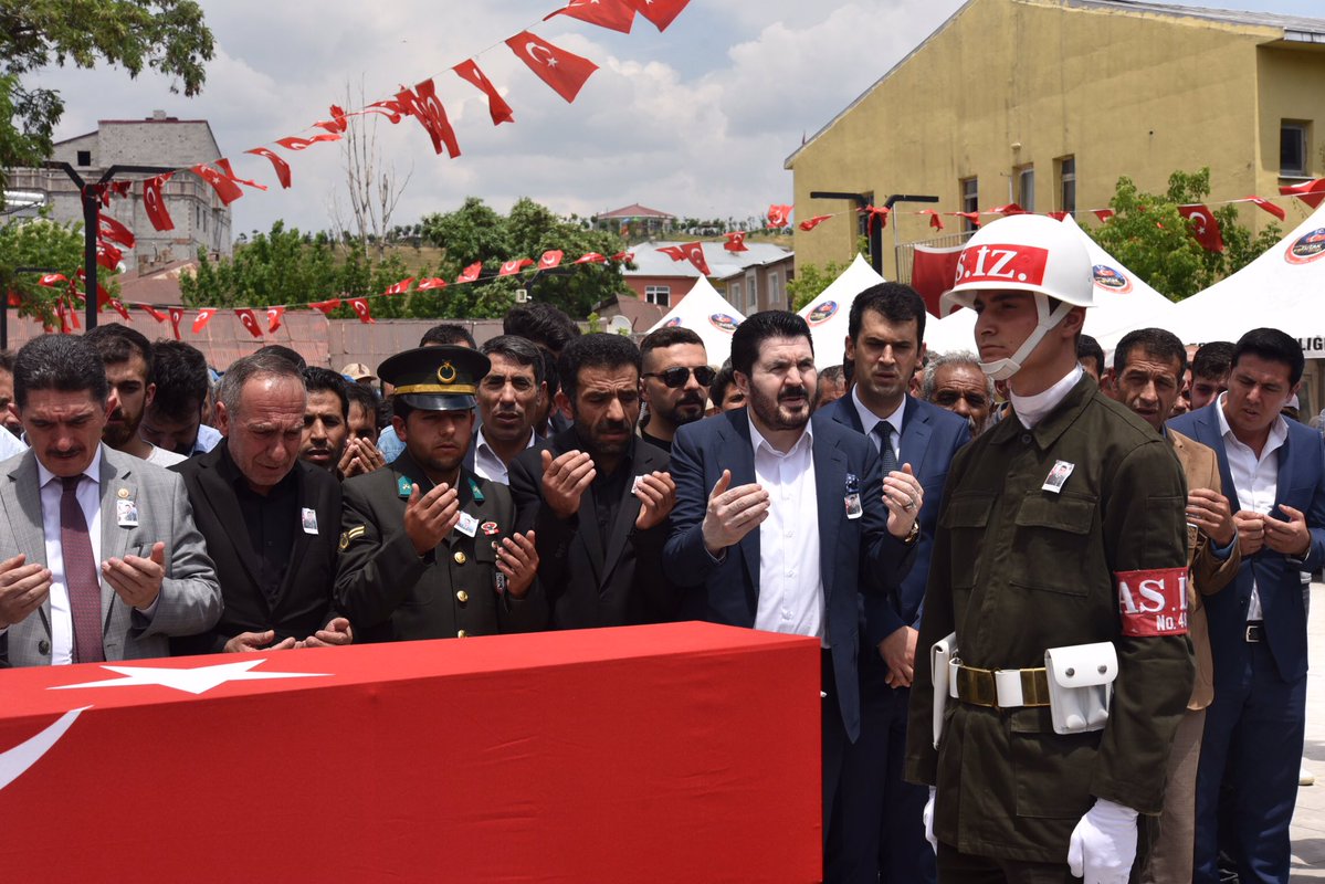 Tutak’lı Şehit Adem Tunç Gözyaşları Arasında Toprağa Verildi