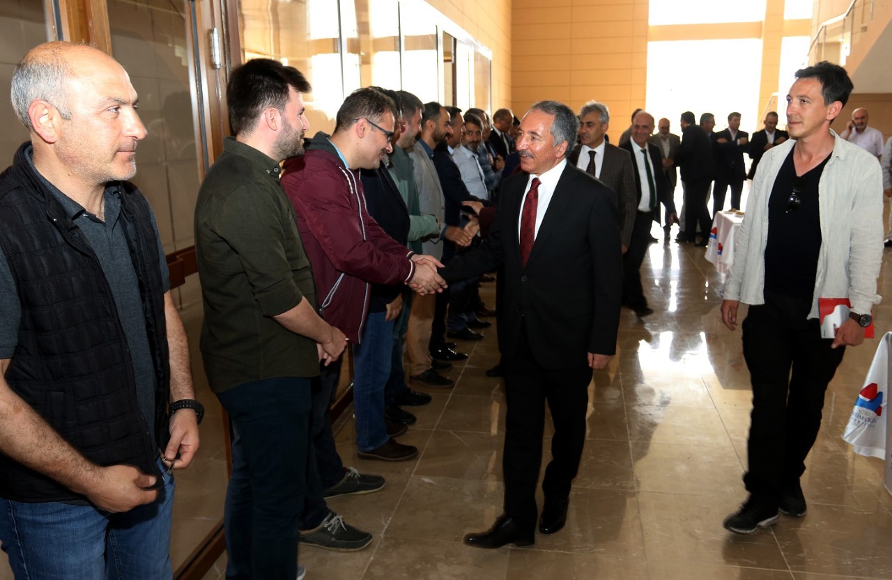 AİÇÜ’de Ramazan Bayramı Dolayısıyla Bayramlaşma Töreni Yapıldı