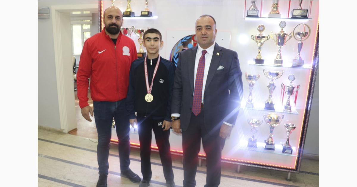 Ağrı’lı Minik Boksör Türkiye Şampiyonu Oldu
