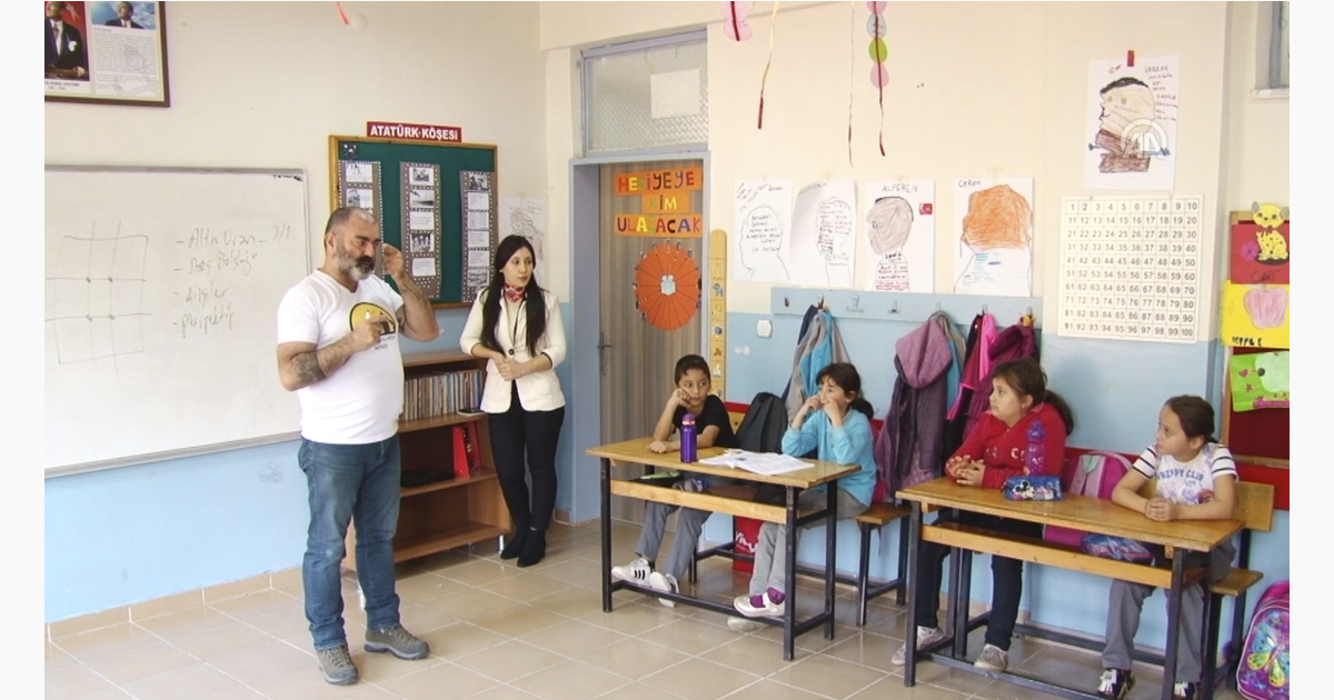 Ağrı’da Köy Okullarında Çocuklara Kameramanlık Eğitimi Verildi