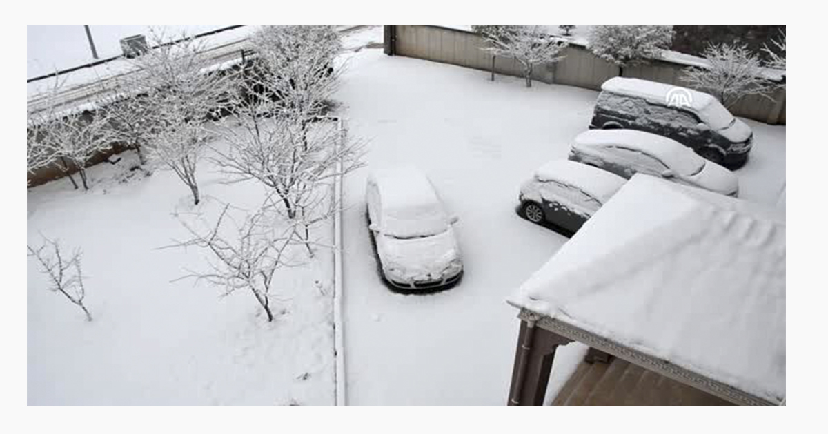 Ağrı- Doğubayazıt’ta  yoğun kar yağışı hayatı olumsuz etkiliyor
