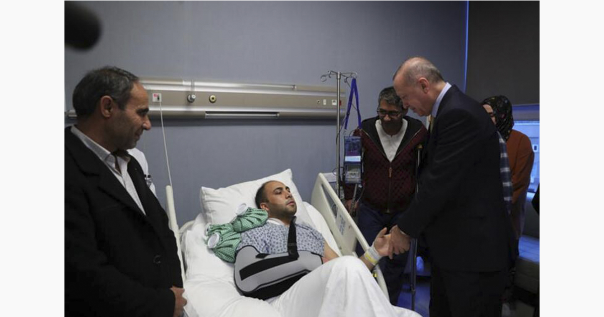 Cumhurbaşkanı Erdoğan’dan,Ağrı’da Yaralanan Uzman Çavuş Karataş’a Ziyaret