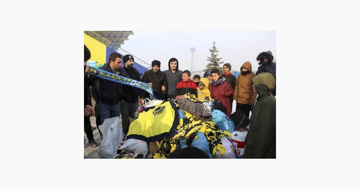 Ağrı 1970 Spor Taraftarlarından Elazığ’a Yardım Eli