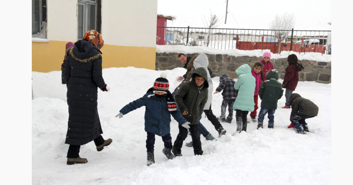 Ağrı’nın Hamur ilçesinde okullara kar tatili