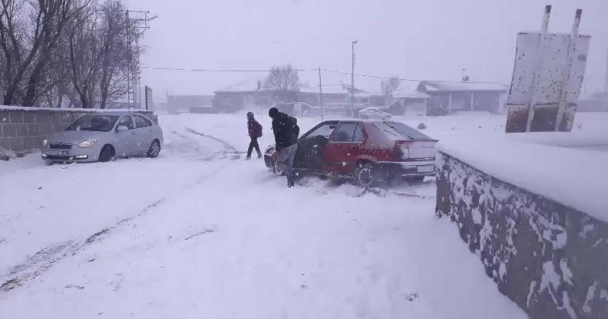 Tipi Nedeniyle Ağrı-Kağızman Kara Yolu Ulaşıma Kapandı