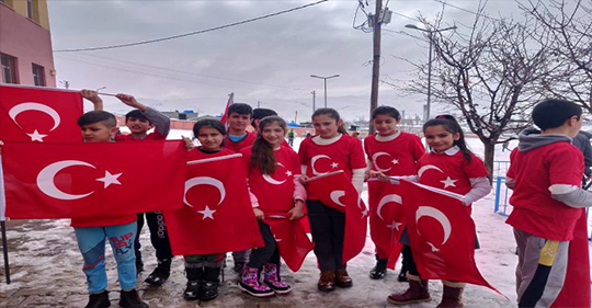 Ağrı’da Köy çocuklarından Mehmetçiğe destek