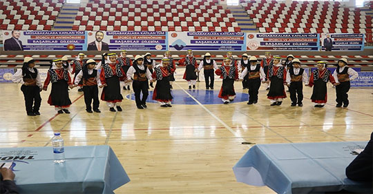 Ağrı’da Halk Oyunları İl Birinciliği Müsabakaları Yapıldı