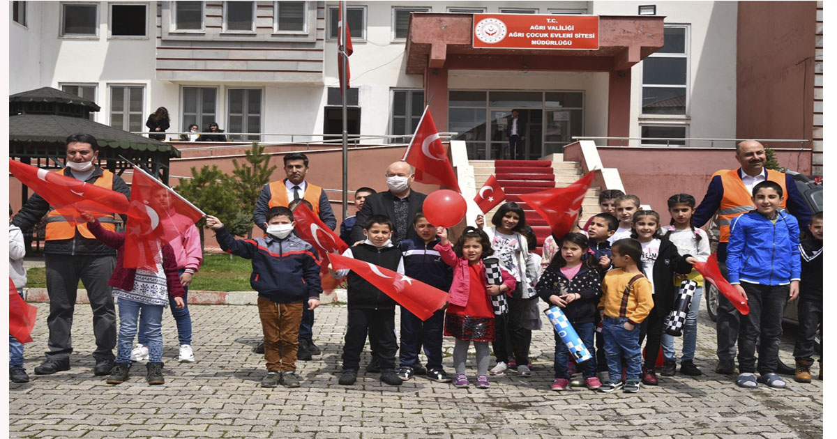 Ağrı’da 23 Nisan Ulusal Egemenlik ve Çocuk Bayramını Çoşkuyla Kutlandı