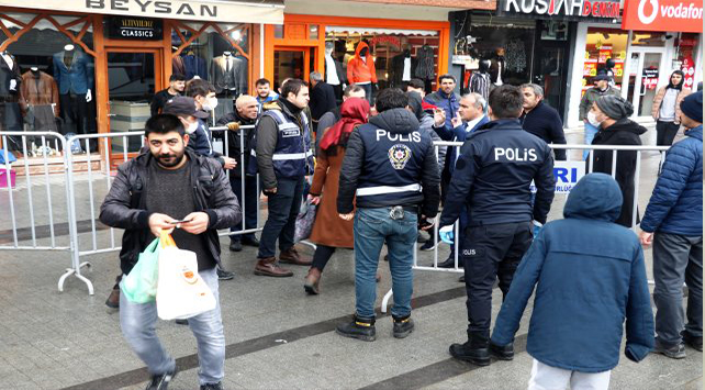 Ağrı’da Cumhuriyet Caddesi ve bazı alanlarda yaya trafiğine kısıtlama getirildi