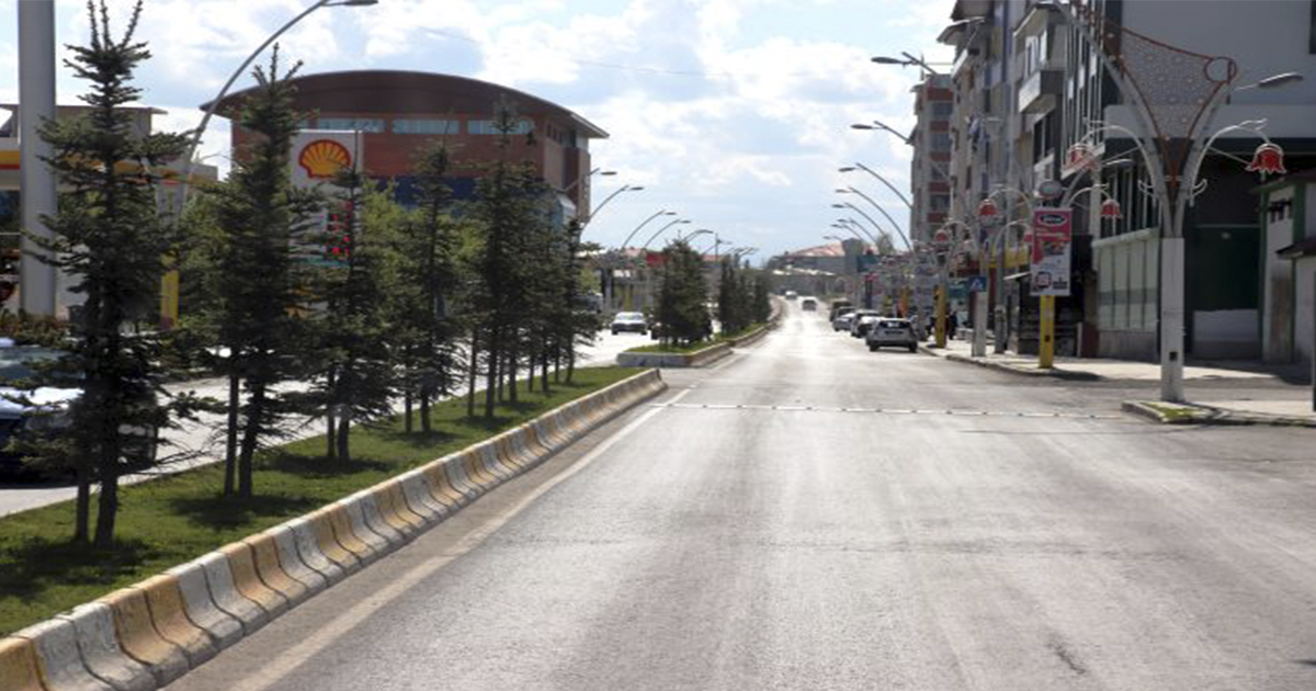 Ağrı’da sokağa çıkma yasağının ilk gününde sokak ve caddeler boş kaldı