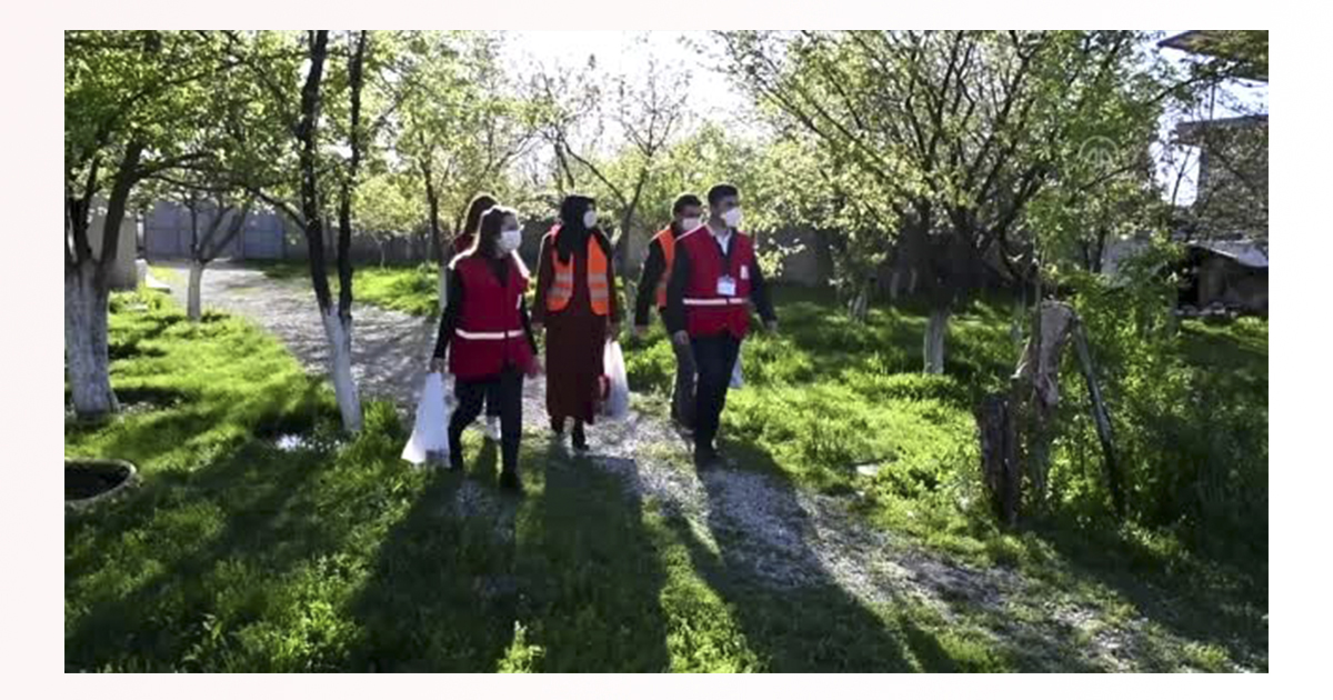 Türk Kızılayı Ağrı’daki engellileri sevindirdi