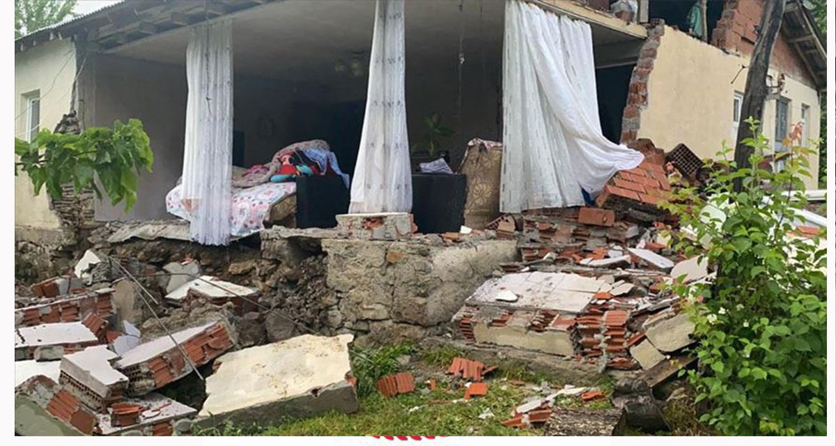 Bakan Kurum: Bingöl’de Meydana Gelen Depremle İlgili  Bölgeye Ekipler Sevk Edildi