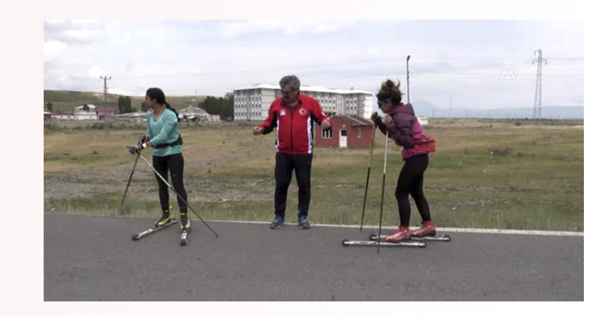 Ağrı’da,Milli kayaklı koşucular, olimpiyat kotası için asfaltta ter döküyor