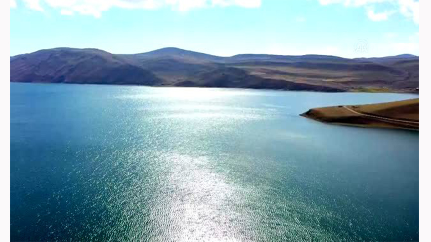 Balık Gölü Doğal Güzellikleri Nedeniyle Ziyaretçi Akınına Uğruyor