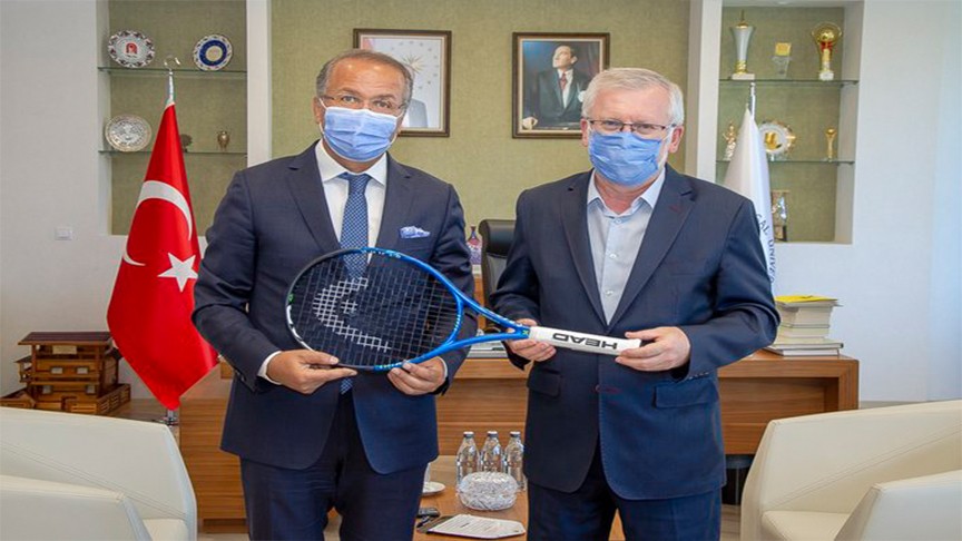 Türkiye Tenis Federasyonu Başkanı Durmuş’tan Rektör Alişarlı’ya Ziyaret