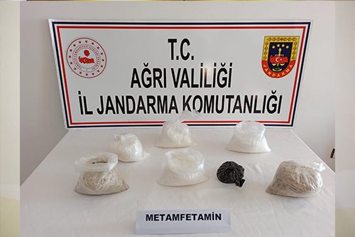 Ağrı’da Bir Şahsın El Çantasında 5 Kilogram Uyuşturucu Yakalandı