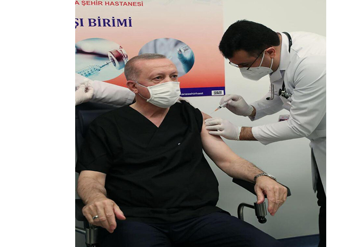 Cumhurbaşkanı Recep Tayyip Erdoğan Kovid-19 aşısını yaptırdı