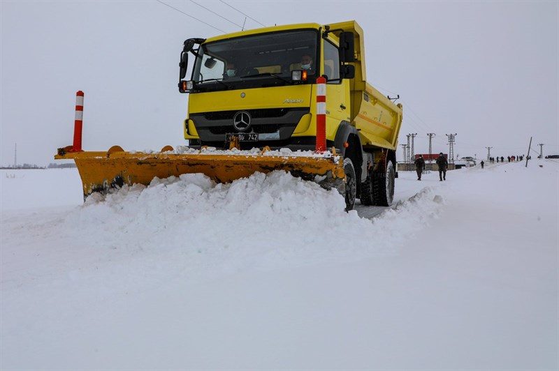 Ağrı’da 232 köy yolu ulaşıma kapandı