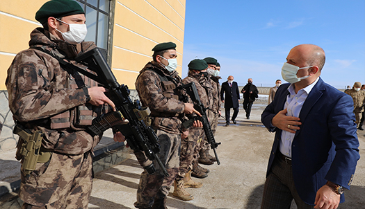 Vali Varol Hasankeyf Özel Harekat Yerleşkesini Ziyaret Etti