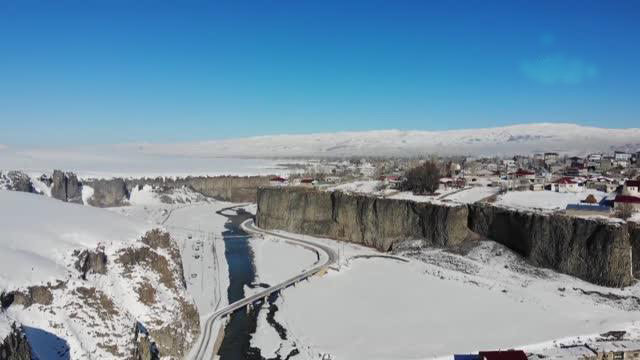 “Doğu’nun Ihlara Vadisi”Kartpostallık Görüntüler Sunuyor