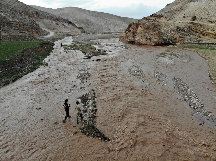 Ağrı’da Murat Nehri’ne düşüp akıntıya kapılan çocuk kayboldu