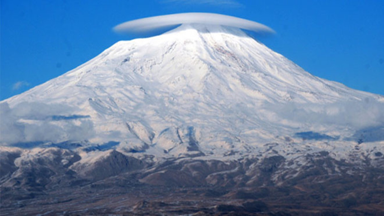 Ağrı Dağı Zirve Tırmanışlarına Açıldı