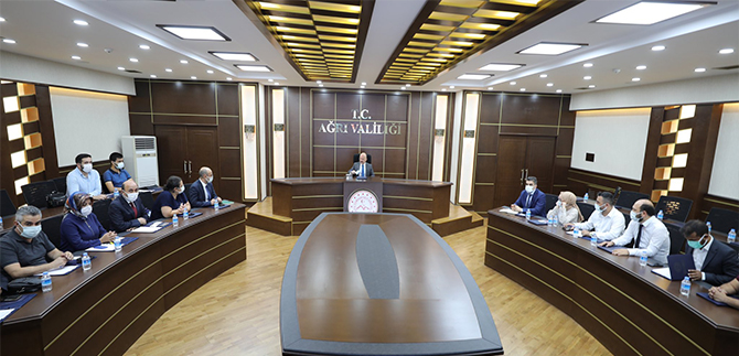 Vali Varol Başkanlığında Covid-19 Değerlendirme Toplantısı Düzenlendi