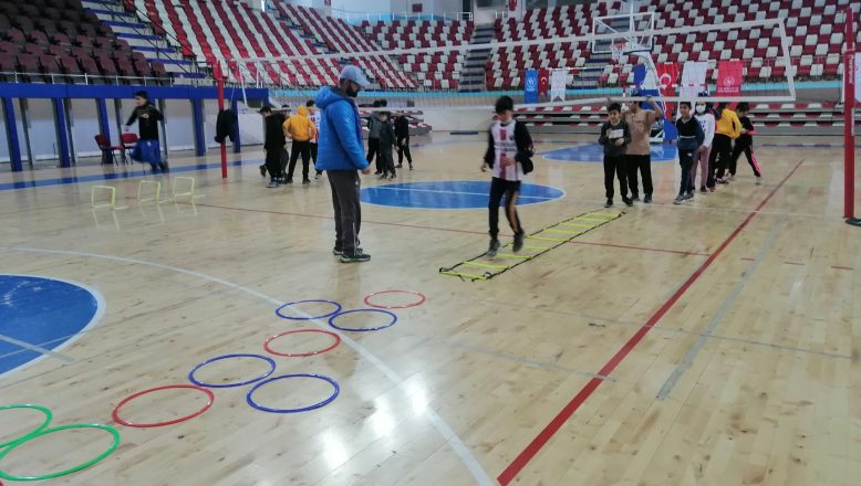 Ağrı Spor Salonu ve Tesislerinde sporculara yönelik eğitim çalışmaları devam ediyor