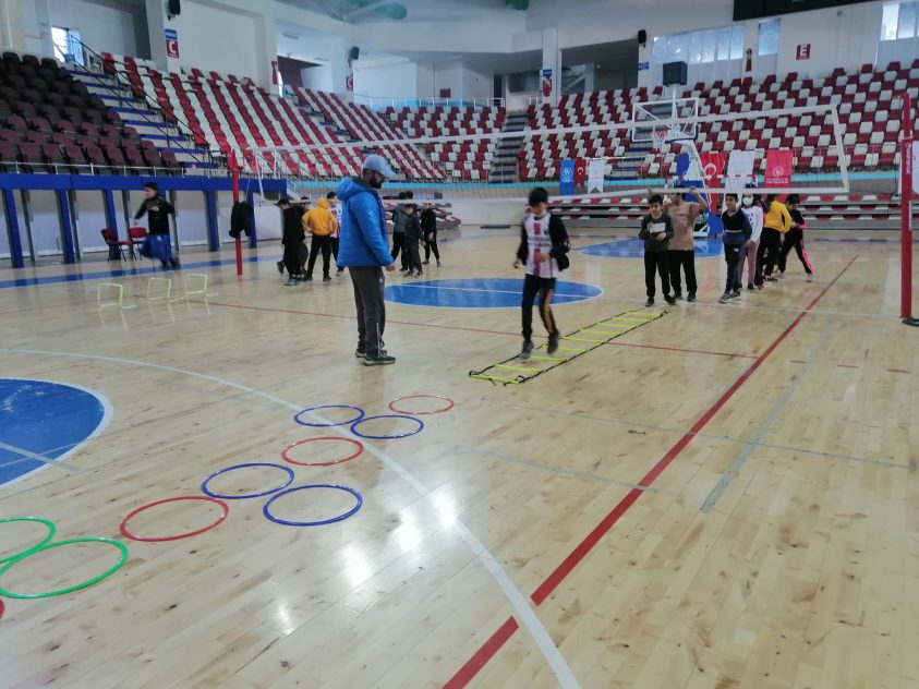 Ağrı Spor Salonu ve Tesislerinde sporculara yönelik eğitim çalışmaları devam ediyor