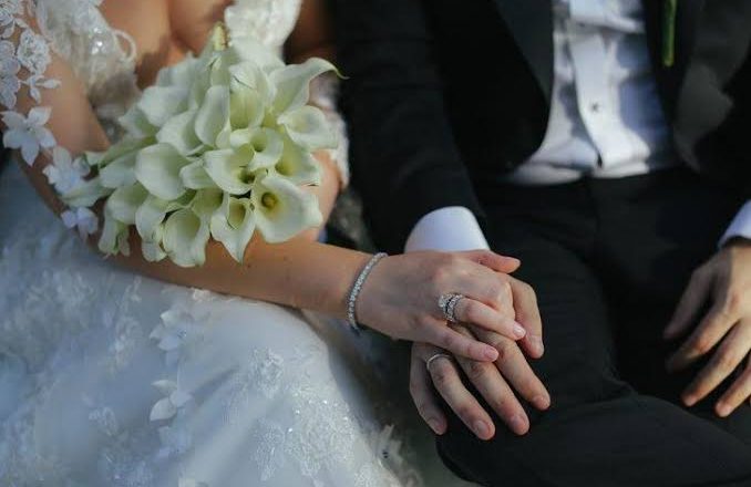Evlenmek isteyen gençlere devletten destek