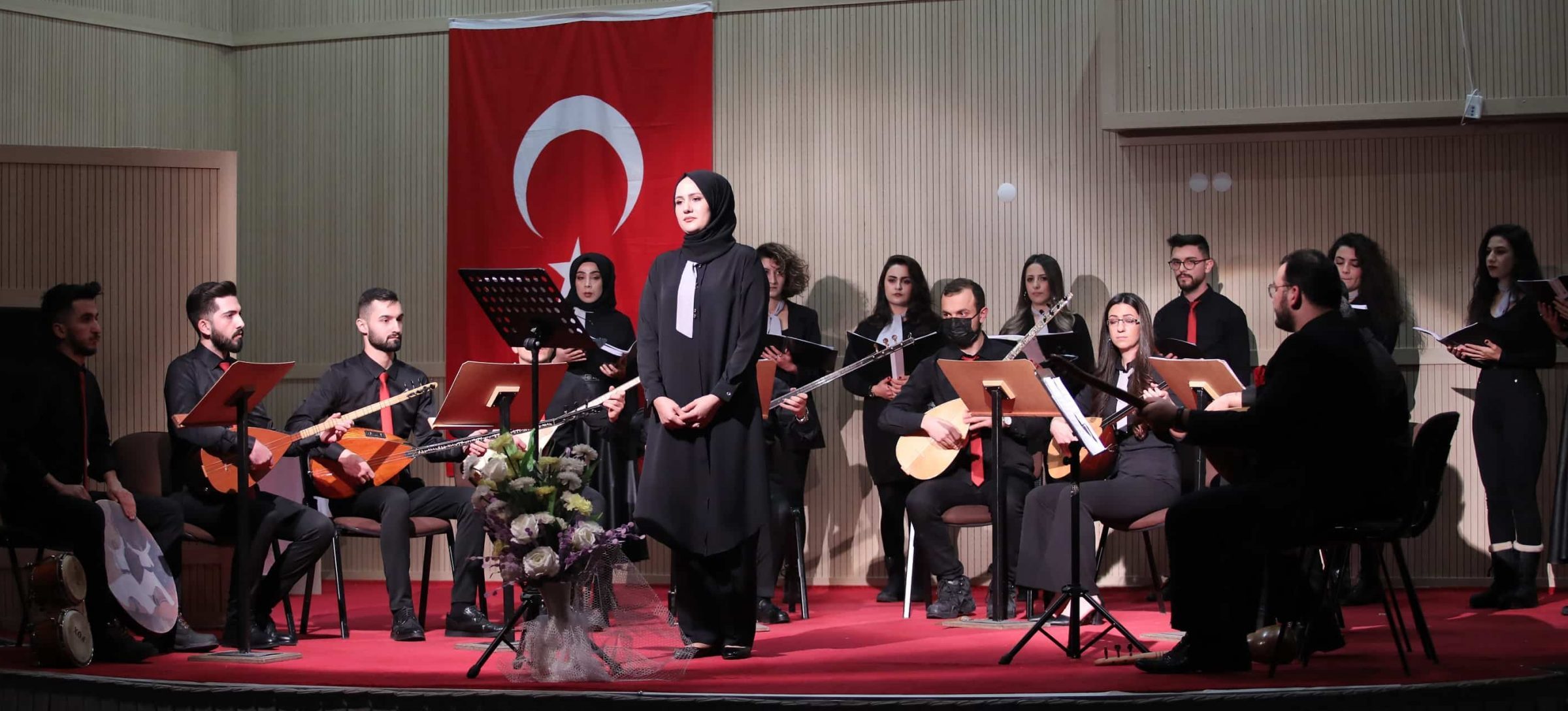 AİÇÜ’de Muzaffer SARISÖZEN’i Anma ve Türk Halk Müziği Konseri