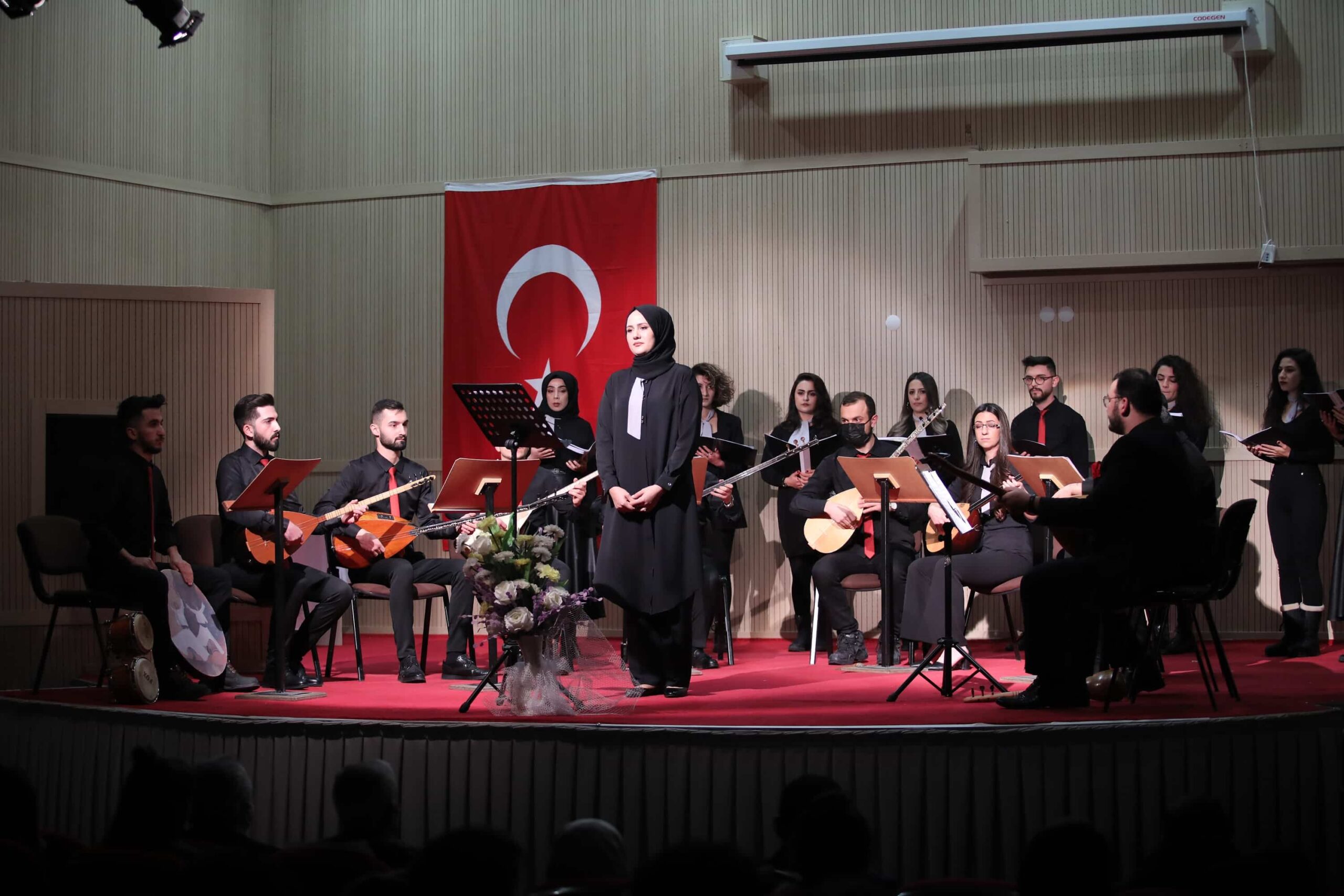 AİÇÜ’de Muzaffer SARISÖZEN’i Anma ve Türk Halk Müziği Konseri