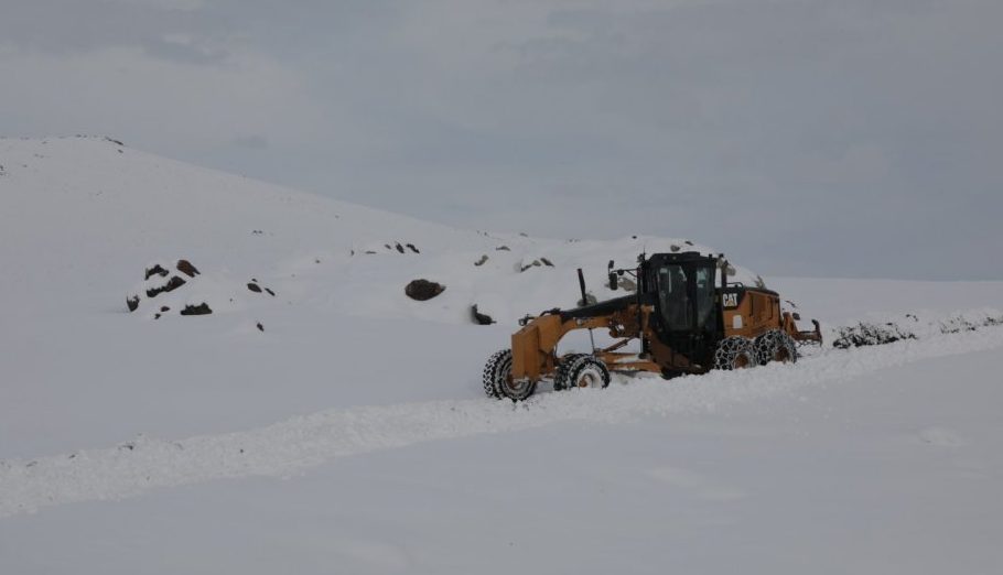 Ağrı’da köy yolları ulaşıma kapandı!