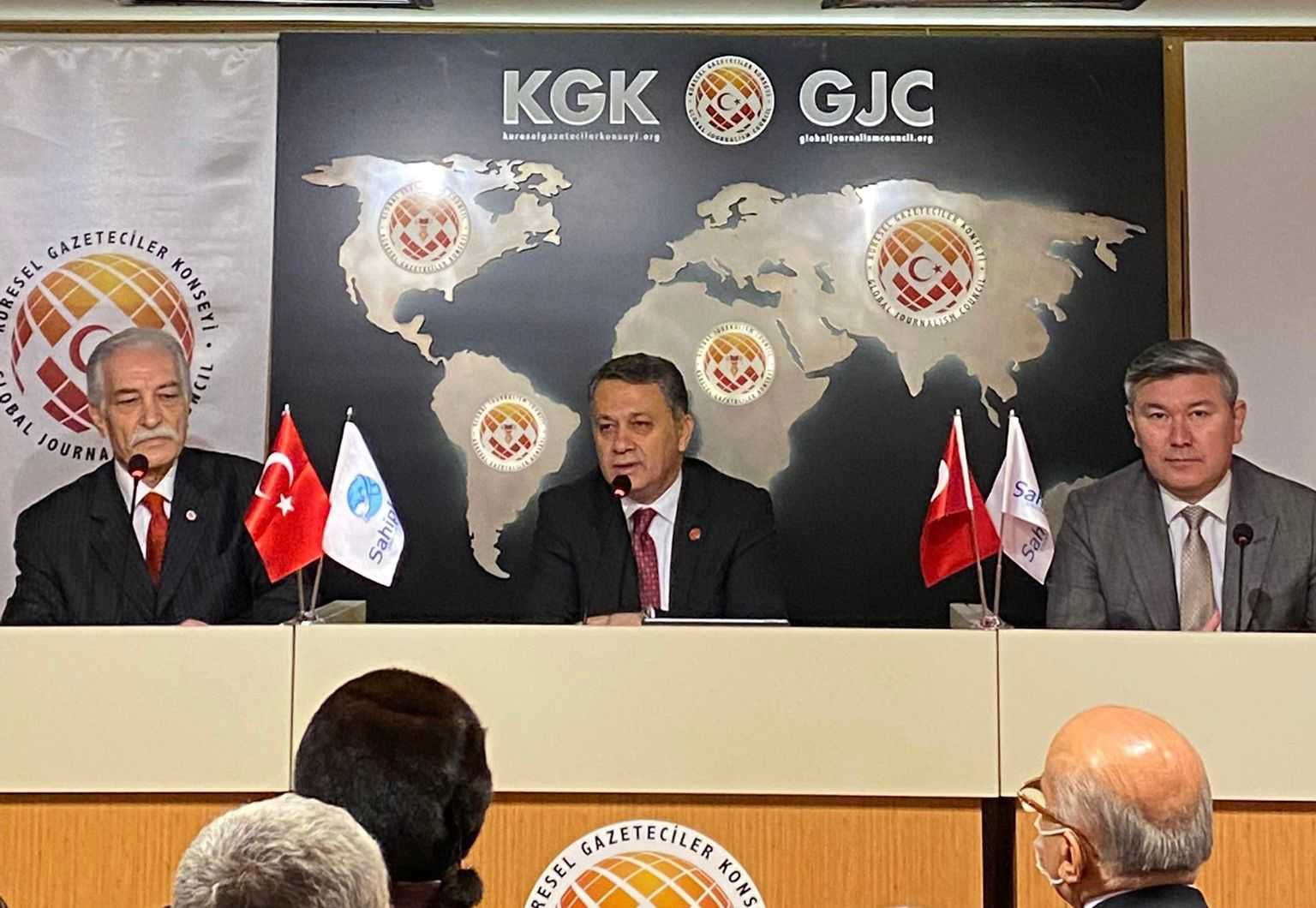 KGK ve SASAM öncülüğünde ‘Kazakistan’da neler oluyor’ konulu panel