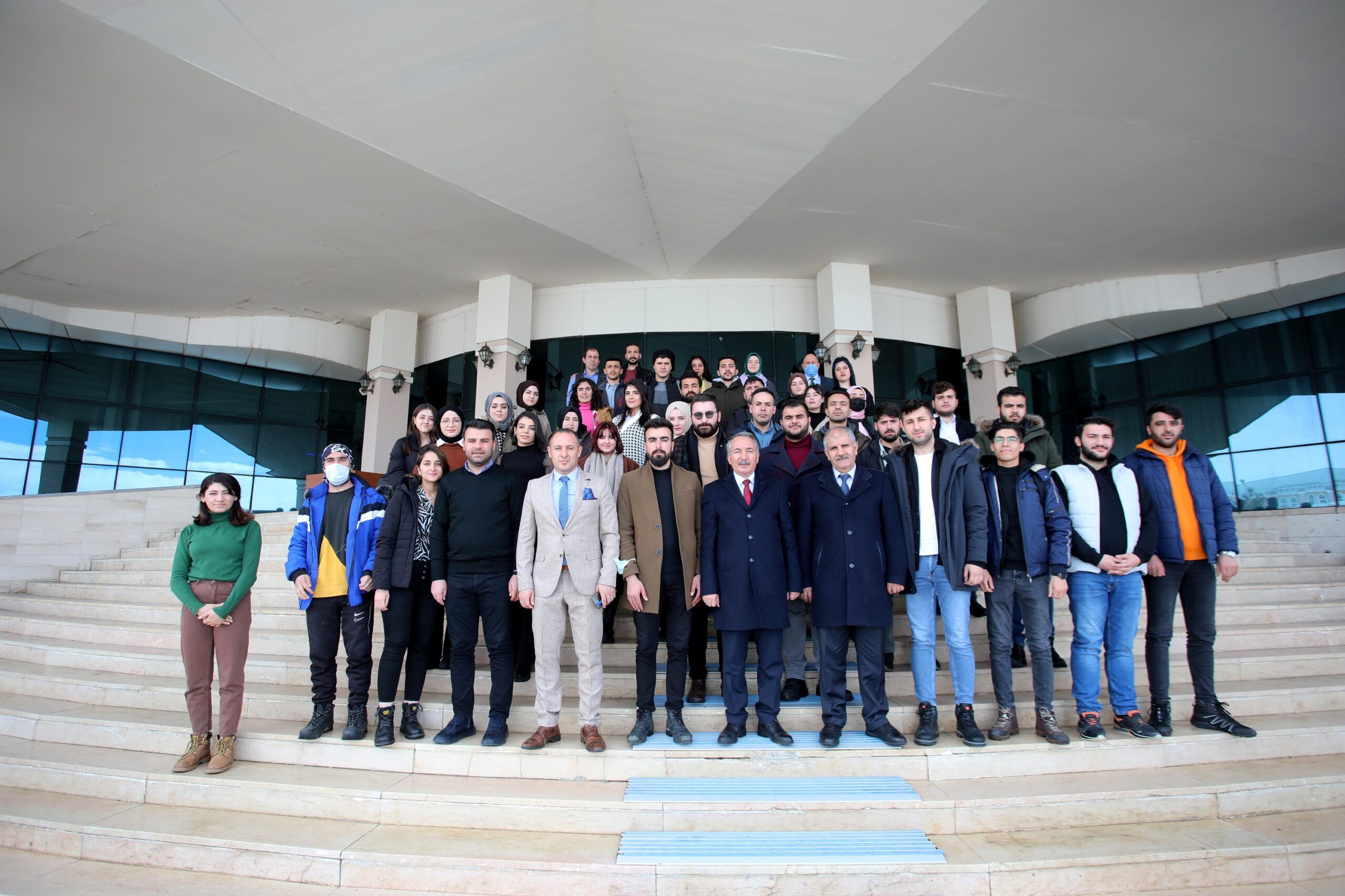 AİÇÜ Rektörü Prof. Dr. KARABULUT, Öğrenci Kulüp Temsilcileri ile Bir Araya Geldi