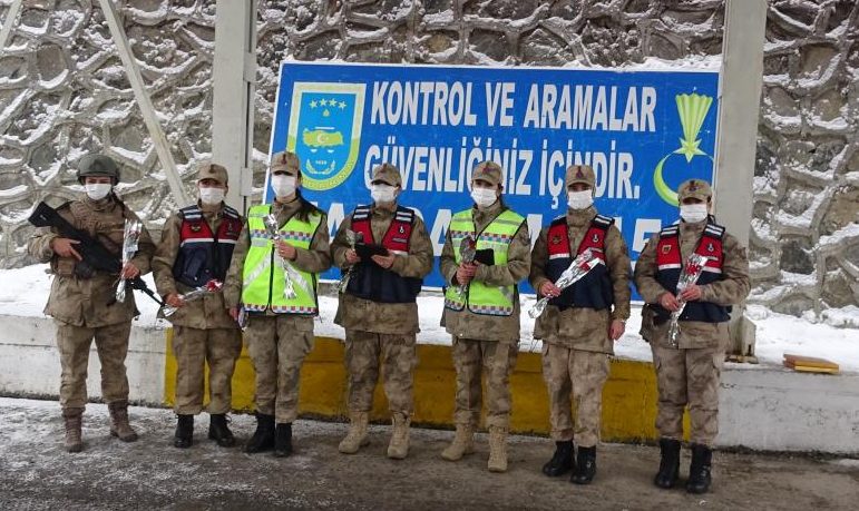 Kadın Jandarma Personelleri 8 Mart Dünya Kadınlar Günü’nü Kutladılar